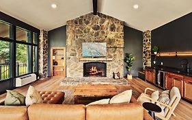 Tremont Lodge & Resort